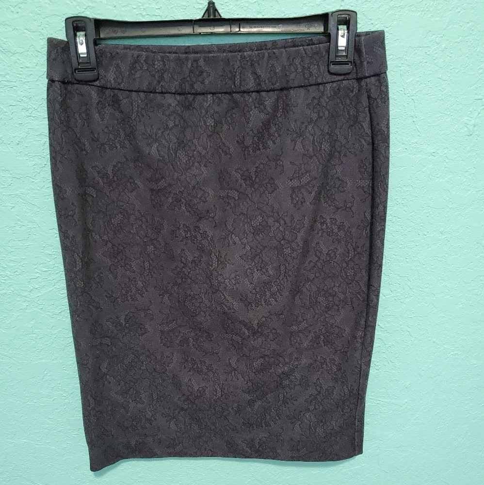 Elle Lacey Print Pencil Skirt